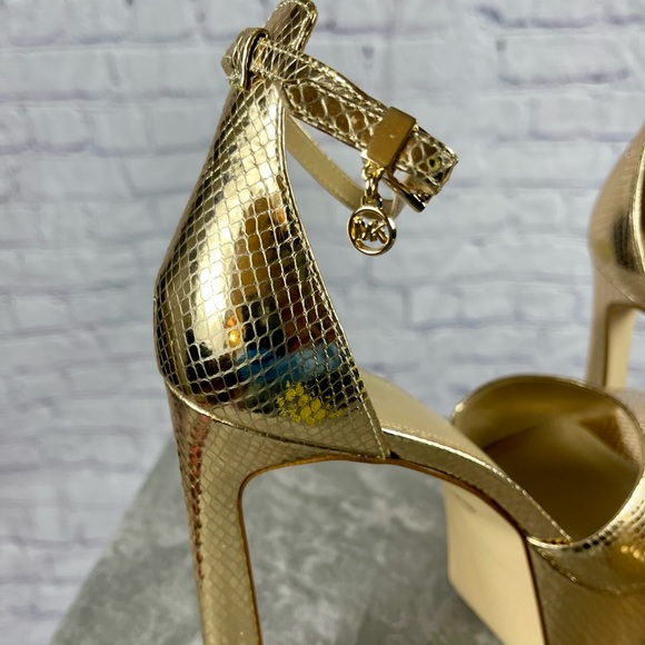 Brand New Micheal Kors Martina Ankle Strap Platform Size 9M - Picture 16 of 17